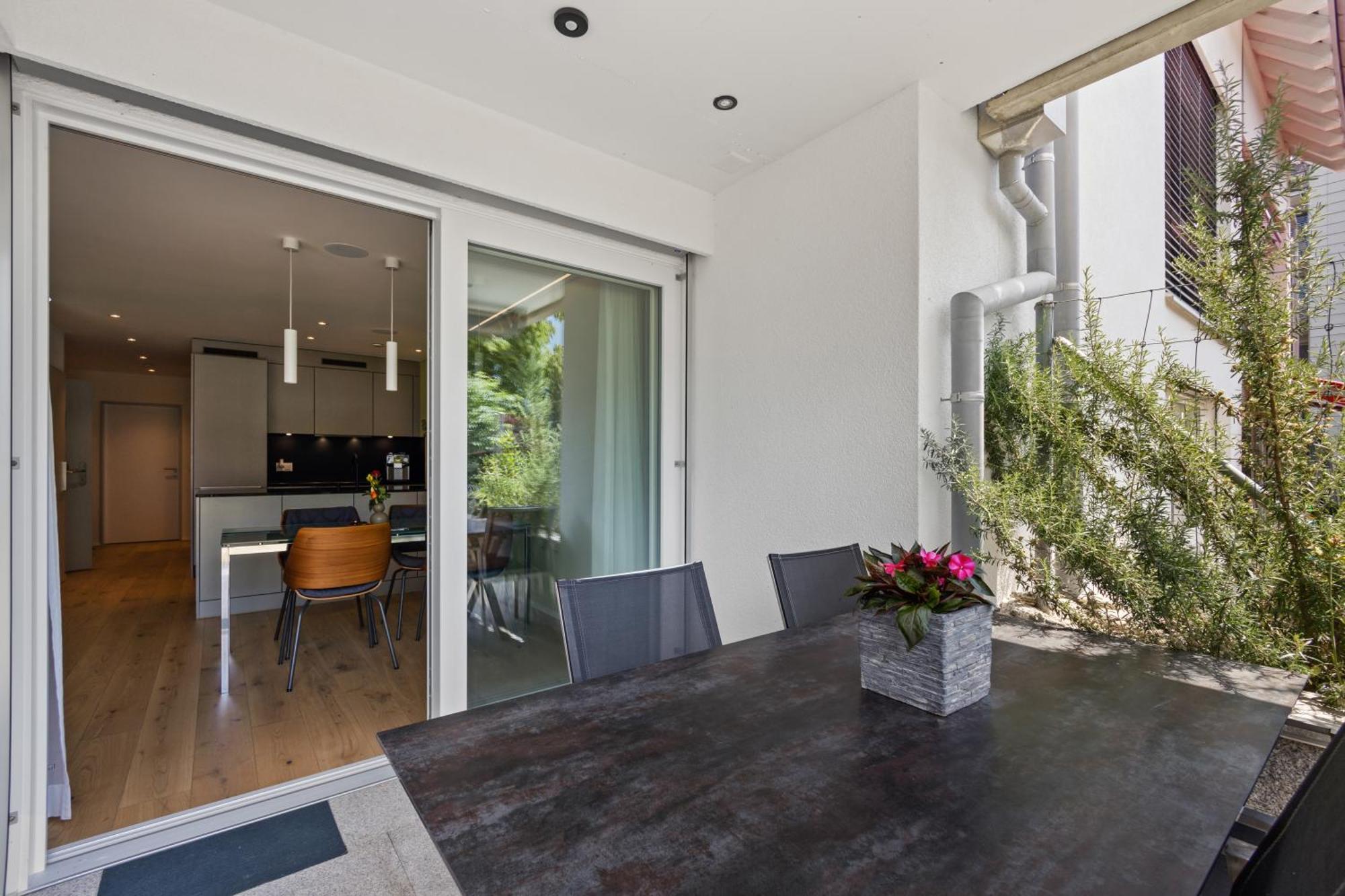 The R Apartment Uetliberg, Klima, Parken - Wallbox Geroldswil Bagian luar foto
